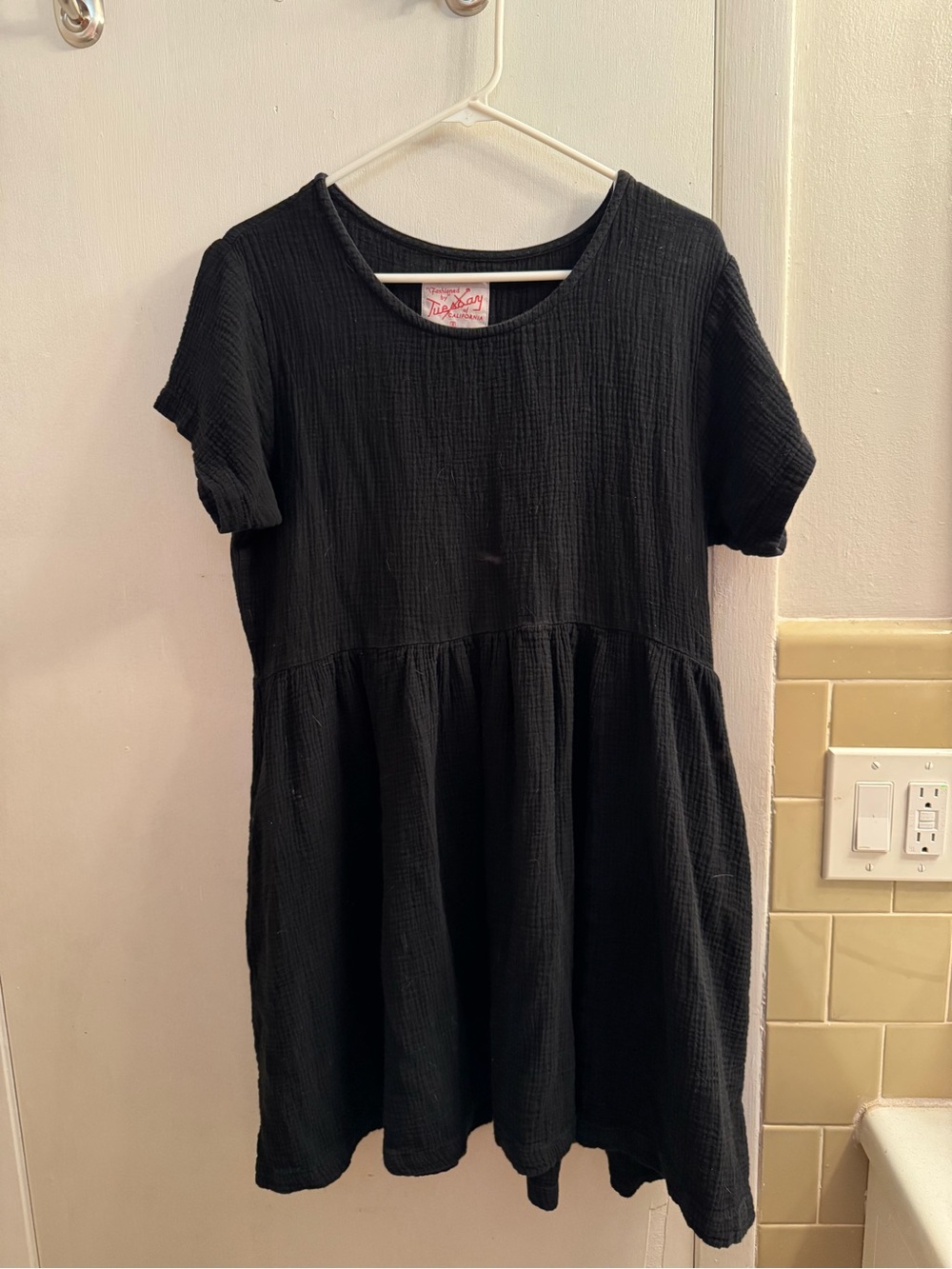 Tuesday of California - Muffy Dress - Black - Small
